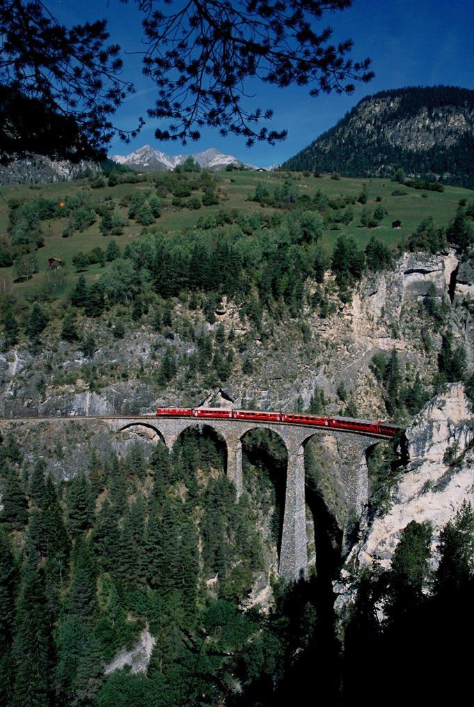 瑞士冰河列車 Glacier Express Landwasser Viaduct人間仙境