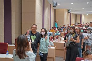大師兄與粉絲合影