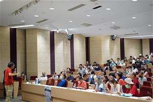 講師與讀者進行QA