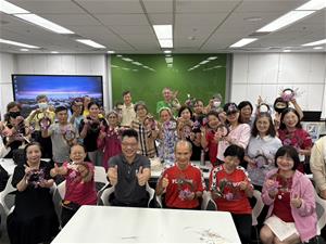 學員與作品合照