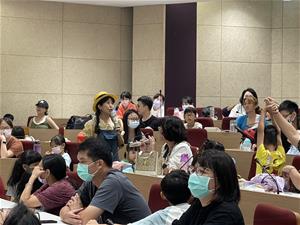 講師與民眾互動情形