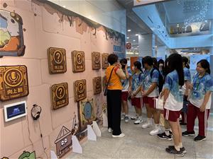 展區觀眾參觀