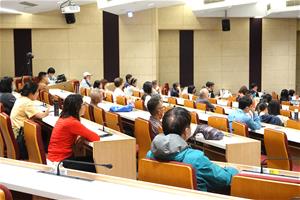 5 現場讀者專注聆聽