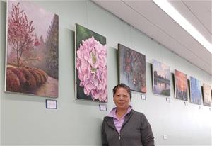 林潔辰女士與畫作