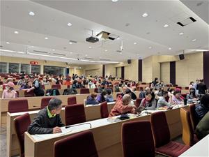 現場讀者熱烈分享討論的情形