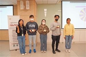 家庭中心抽獎合影