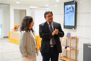 馬館長參觀展覽