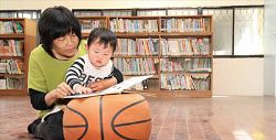 苗栗大湖鄉立圖書館透過空間氛圍的營造帶動兒童閱讀興趣。