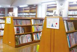 用圖像標示主題書籍，用數字標示適讀年齡。