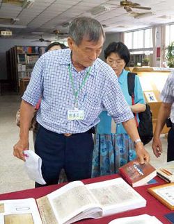 柯安正擔任高雄市立圖書館評鑑委員，串起公共圖書館與監獄的合作關係。