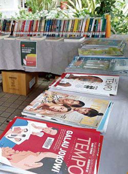 臺中東協廣場行動圖書館約有500 至600 本圖書。