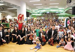 國立公共資訊圖書館「《動物狂歡節》—樂興親子音樂會」吸引許多小朋友參加。