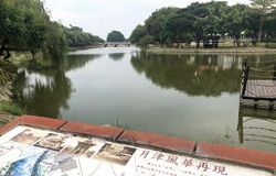 「月津港風華再現」計畫推動下，今日河川水流清澈、魚兒成群，親水公園綠色蒼鬱。