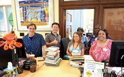 紐奧良兒童資源中心圖書館充滿溫度與專業的圖書館館員團隊。