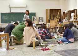 國立臺中教育大學美術系啟發學生思考藝術創作的更多可能性。