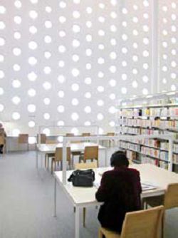 海之未來圖書館的設計，能夠得到特殊的採光效果。（ 李清志提供）