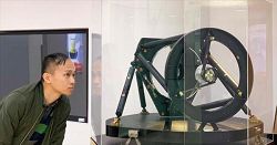 現場展出福爾摩沙衛星五號(FORMOSAT-5)光學遙測取像儀(Remote Sensing Instrument,RSI)工程實驗體。