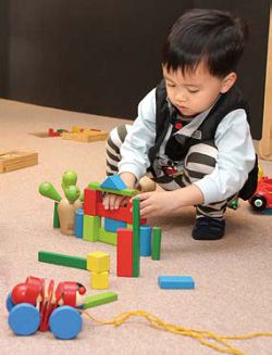 臺北市立圖書館親子美育數位圖書館親子互動教室，提供多組互動教具與智能教材。