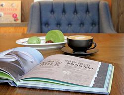 結合Book and Café 的理念，讓消費者在實體店同時能閱讀書籍又能品嘗咖啡。