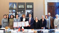 2018 年國家圖書館與義大利威尼斯大學合作建置南歐第一個「臺灣漢學資源中心」。