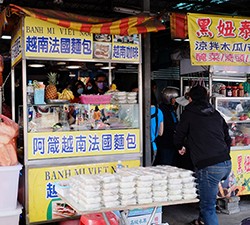 總是大排長龍的人氣店家——阿箴越南法國麵包