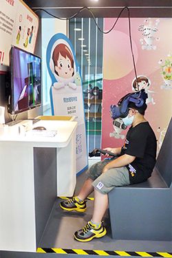 用VR體驗物聯網打造的智慧客廳