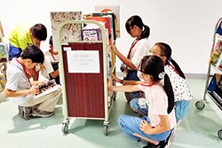 小騎士擔任書香守門人,挑選書籍撰寫心得