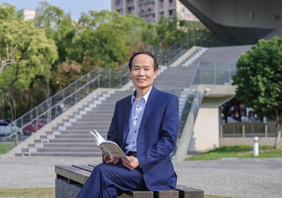 劉仲成館長