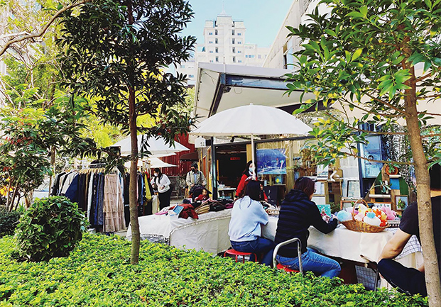 參與這次《十月終結戰》線上說書活動的新手書店，過去需靠舉辦各式實體活動創造與讀者接觸的機會。