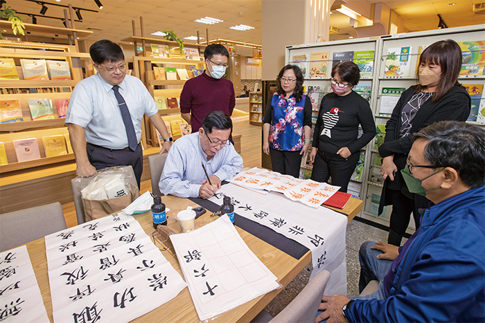 「興悅讀」舉辦各式活動，提高師生及民眾參與度，讓辦證量逐年提升。