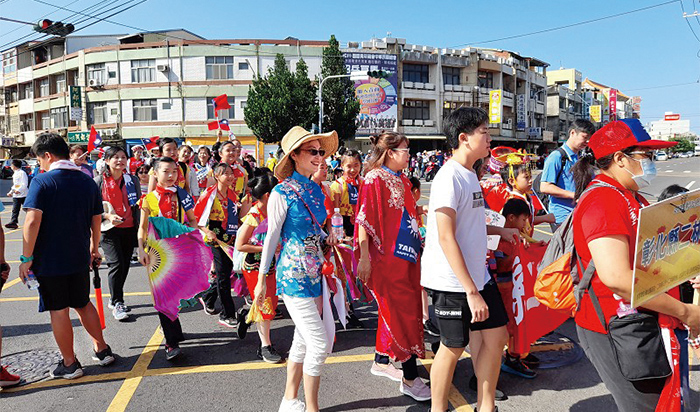 踩街活動，讓民眾實地走訪，認識二林。