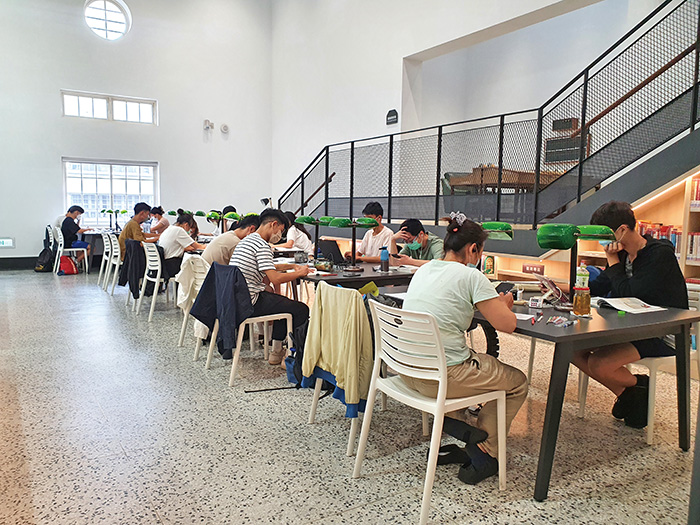 中西區圖書館人氣旺,館內座位區往往一位難求。