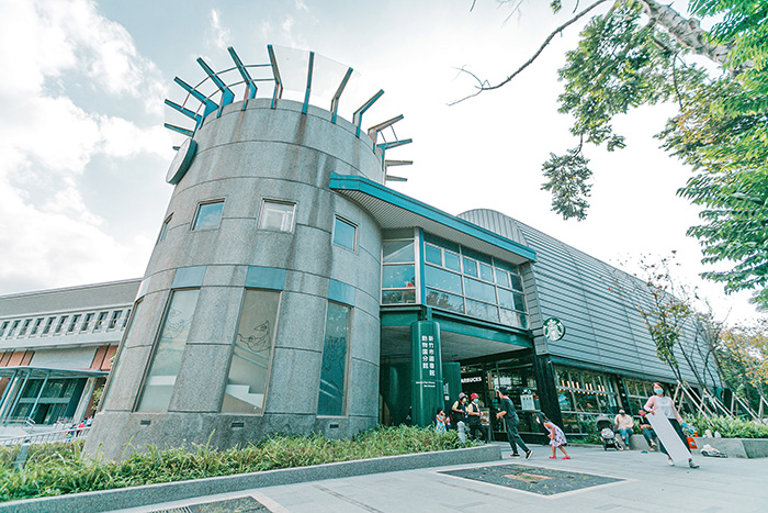 新竹市圖書館動物園分館是親子家庭的週末好去處。