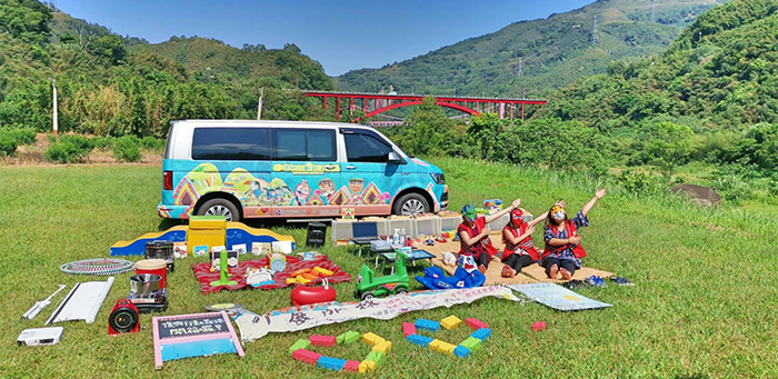 親子車將教玩具資源帶往社區,提供民眾使用。
