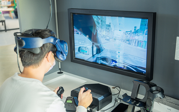VR自動駕駛機具可在「技職超進化—智慧生活主題展」中體驗。