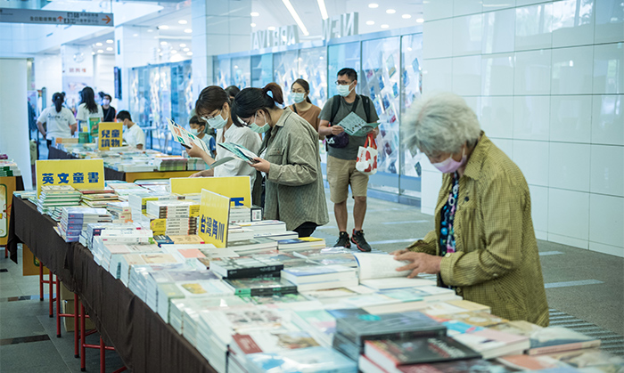 小型書展是世界閱讀日的重頭戲之一。