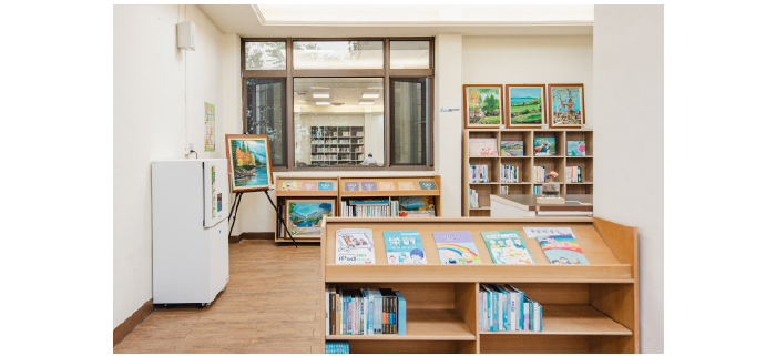 圖書館館藏顧及各年齡層需求,是民眾休閒求知的好地方。