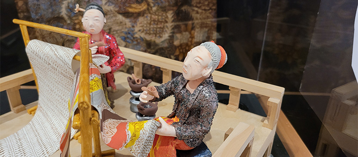 人偶的動作、服飾與擺設呈現東南亞的民族文化之美。
