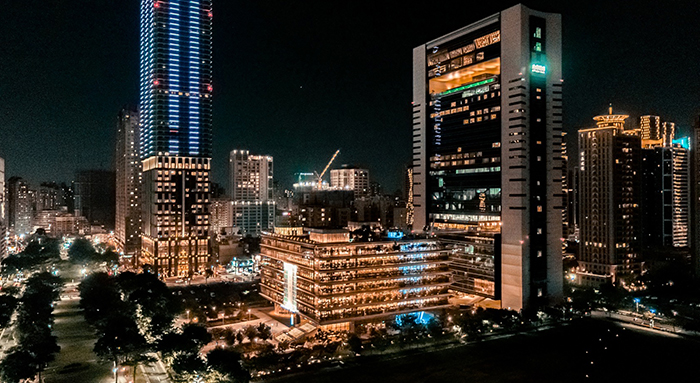 圖書館與酒店共構的絕美空間，可盡情閱覽高雄美景。