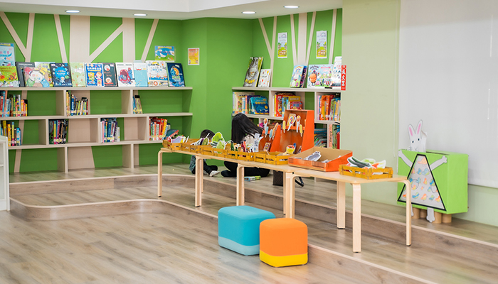 兒童閱覽室深受喜愛，偌大的空間與豐富的圖書相當熱門。
