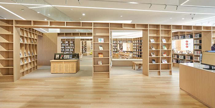 圖書館是各年齡層都會使用的場域，呂兆民在設計上希望更活潑些。