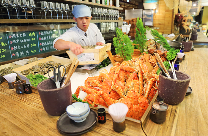 林楷倫未來作品將著重在「飲食文學」，描寫餐廳魚販間的故事以及餐廳內場秘辛等。