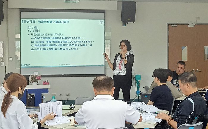 勤益科大為培養專業人才，開設相關應用課程，並邀請業界專業人士進行實務演講。