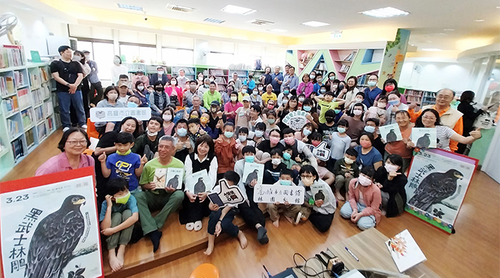 林園分館「與作家有約」活動，鼓勵在地居民走進圖書館。