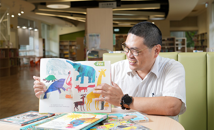 李文田表示，板橋四維分館擁有13,000多冊的外文童書，2023年改造館內設施時，便以此特色重新規劃。