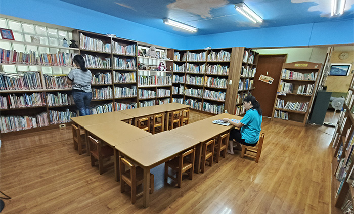 小大繪本館館藏豐富，希望提供讀者快樂閱讀的繪本天地。