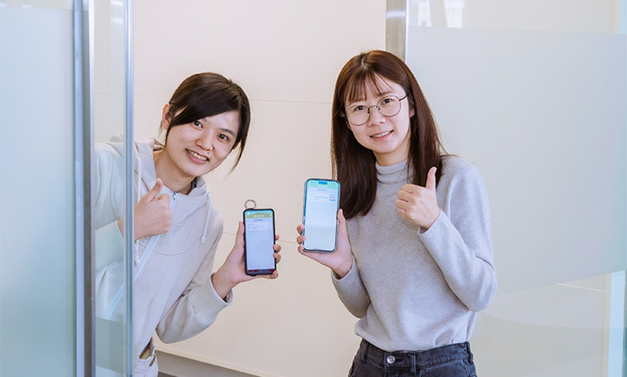 「iSpace智慧空間服務」由主登記者以APP掃描同行夥伴的同行碼，完成討論小間等需要多人共同登記的空間使用。