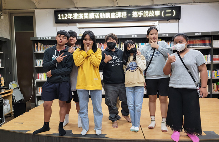 課輔班舉辦推廣閱讀課程，以說故事為主軸，從故事組成、改寫及表達，讓孩子全方位練習說故事的技巧。