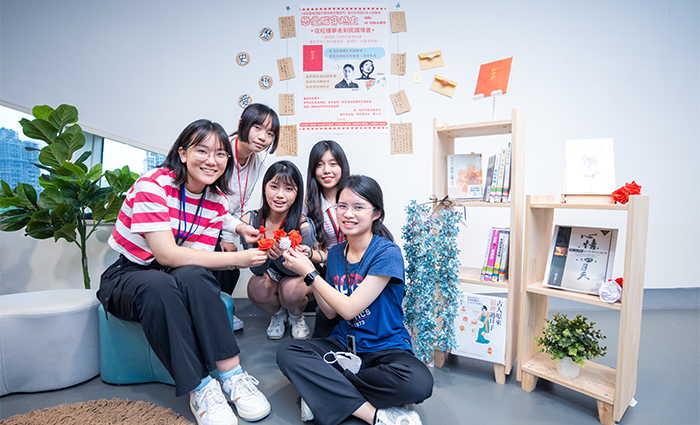 策展實作課程培養青少年思考、溝通與團隊合作的能力。