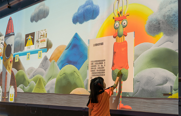 「沉浸宇宙」互動體驗廊道融入永續概念,讓親子在遊戲中快樂學習。